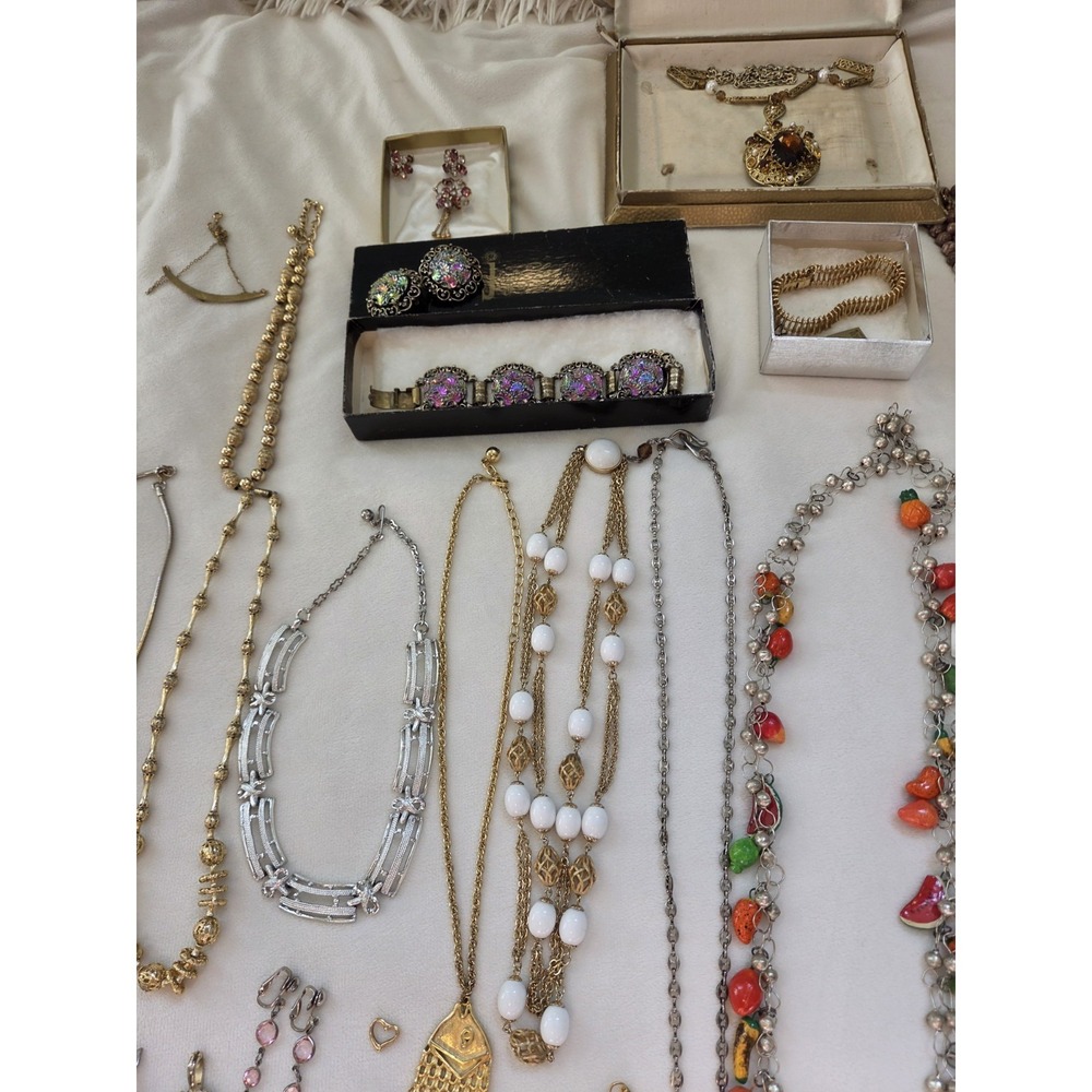 huge vintage estate jewelry lot - Picture 5 of 15